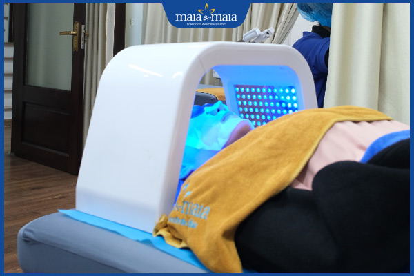 Hỗ trợ điều trị mụn trứng cá bằng công nghệ Laser Diot 7 chiếu ánh sáng bluelight