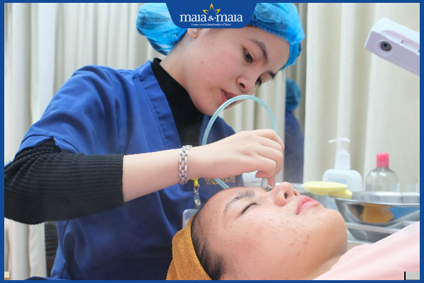 Hỗ trợ điều trị mụn trứng cá bằng công nghệ Laser Diot 6 làm sạch da mặt khách hàng