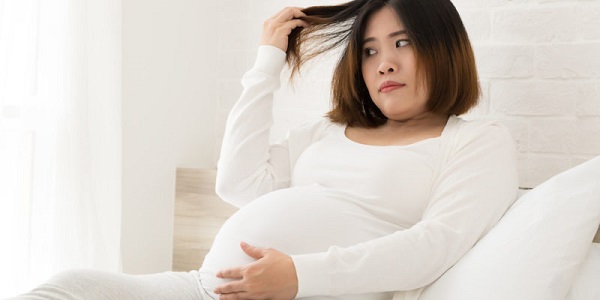 Rụng tóc do nội tiết là như thế nào? 3 Thời kỳ mang thai là lúc nội tiết tố có sự thay đổi rõ rệt