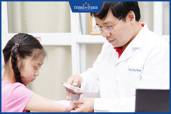 Trẻ bị ngứa da vào mùa đông cần khắc phục như nào? 2 trẻ bị ngứa da vào mùa đông
