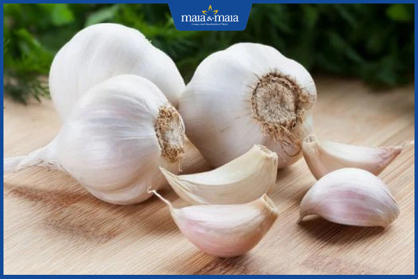 Cách chữa viêm da cơ địa hiệu quả, không lo tái phát 3 Tỏi được áp dụng trong cách chữa viêm da cơ địa