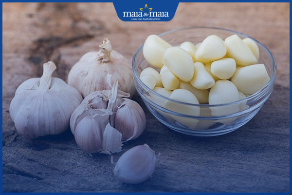 chữa mụn trứng cá bằng tỏi