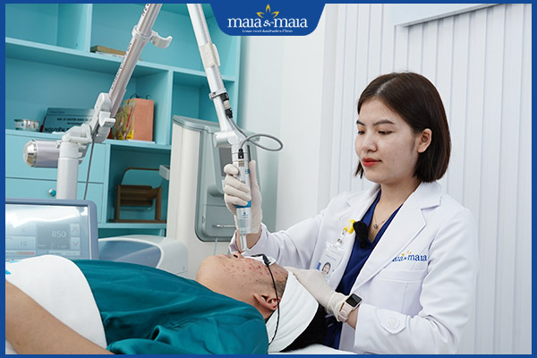 điều trị mụn trứng cá mạch lươn