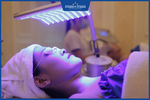 ánh sáng biolight trị mụn ẩn