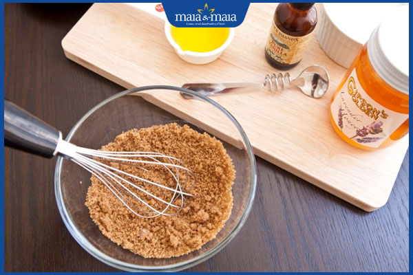 mật ong và đường nâu trị mụn ẩn