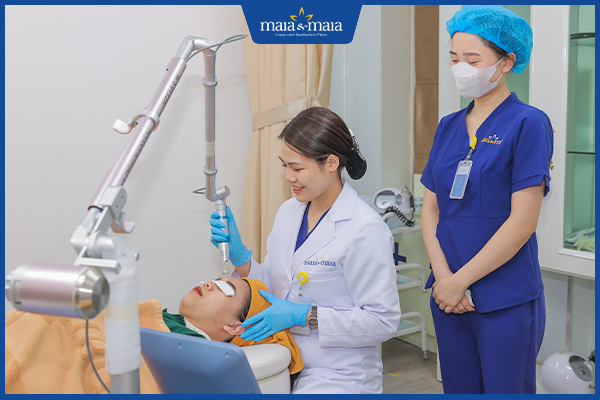quy trình trị mụn ẩn bằng laser
