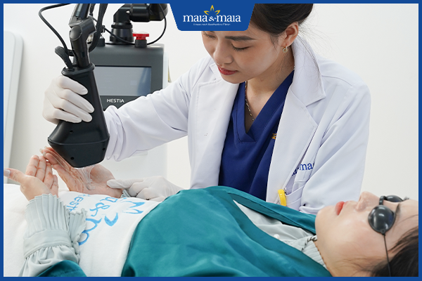 phương pháp chữa mụn nước ở tay