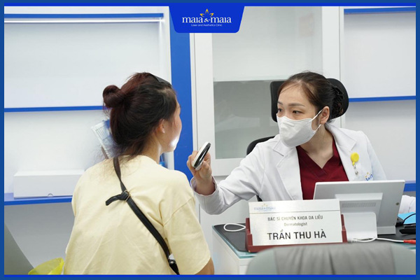 soi da kiểm tra mụn