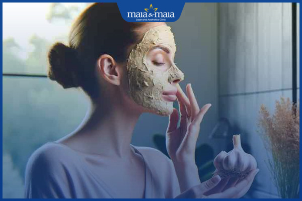 đắp tỏi lên mặt