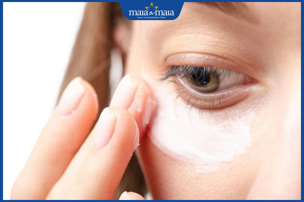 bôi thuốc xoá mụn thịt