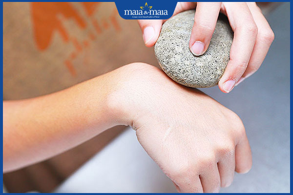 hiệu quả dùng đá tắm tẩy lông