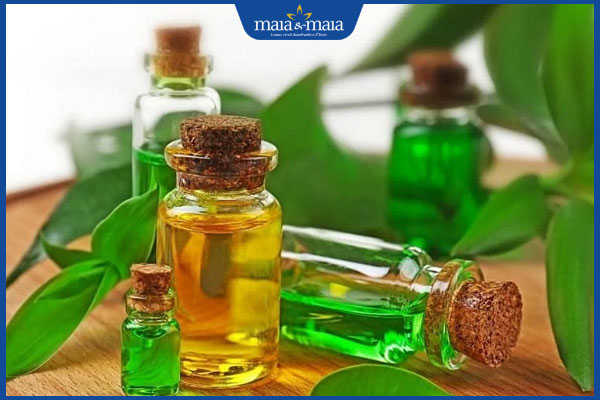 dùng dầu tràm trị mụn đầu đen