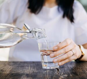 Uống nhiều nước giúp thanh lọc cơ thể 